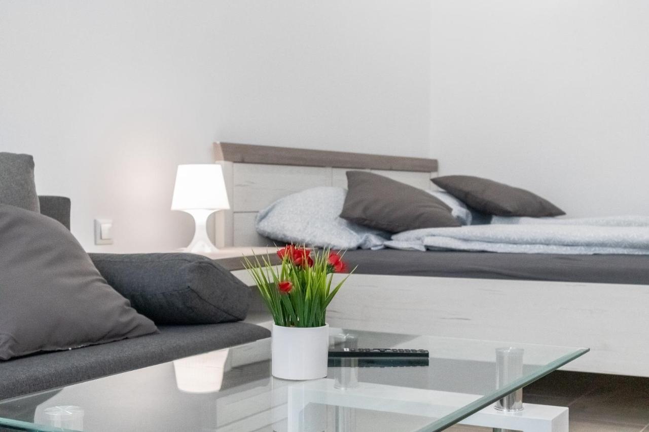 9 Min From City Center - Beautiful Studio Near U1 Reumannplatz Виена Екстериор снимка